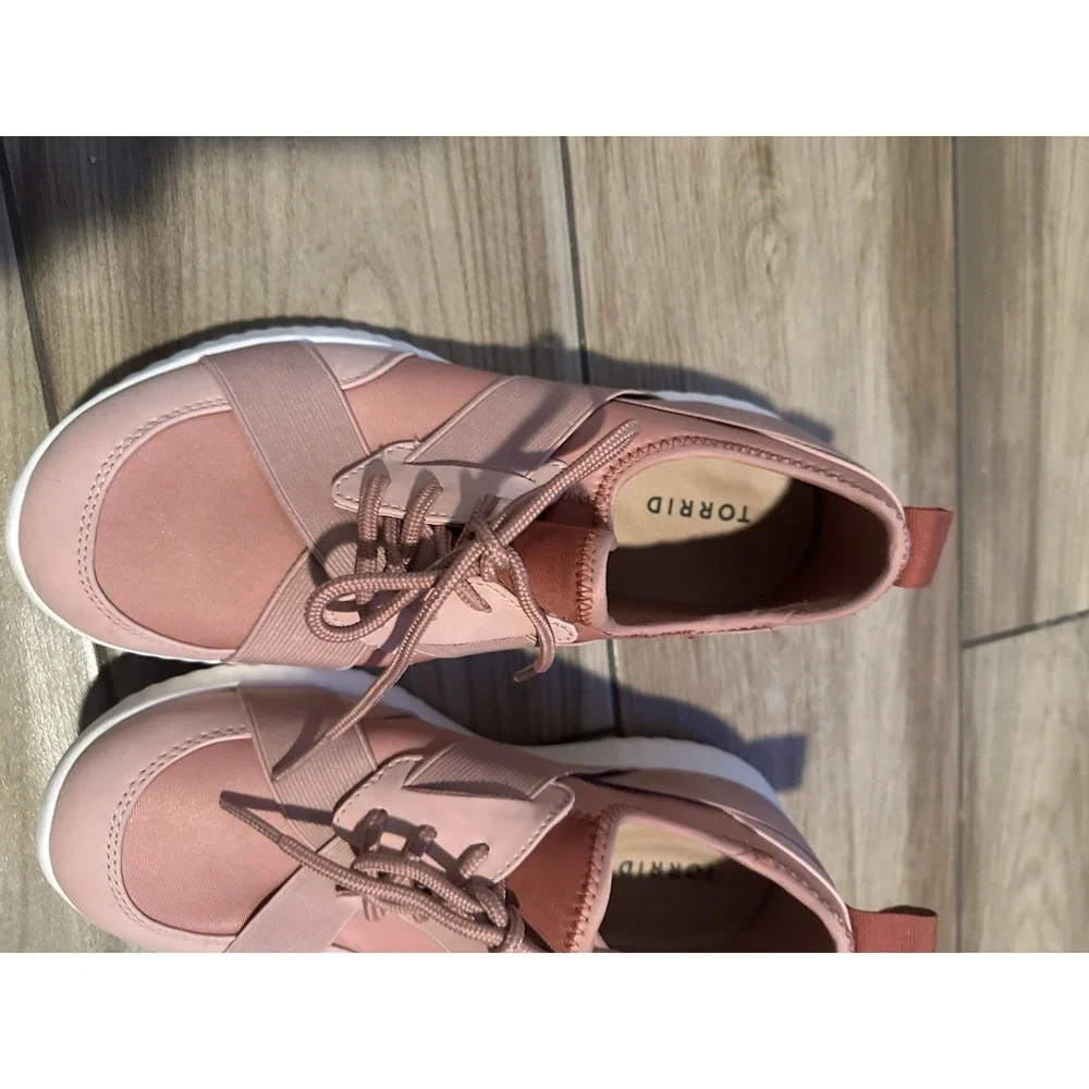 Torrid In The Pink Tennis Shoes Size 8.5 Wide Width